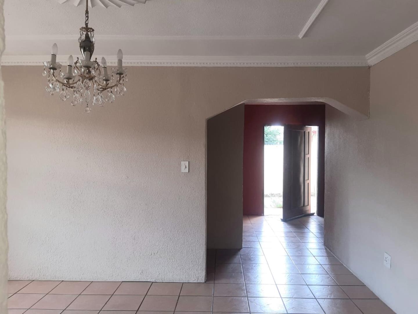 606284_PHOTO-2022-11-26-18-23-00